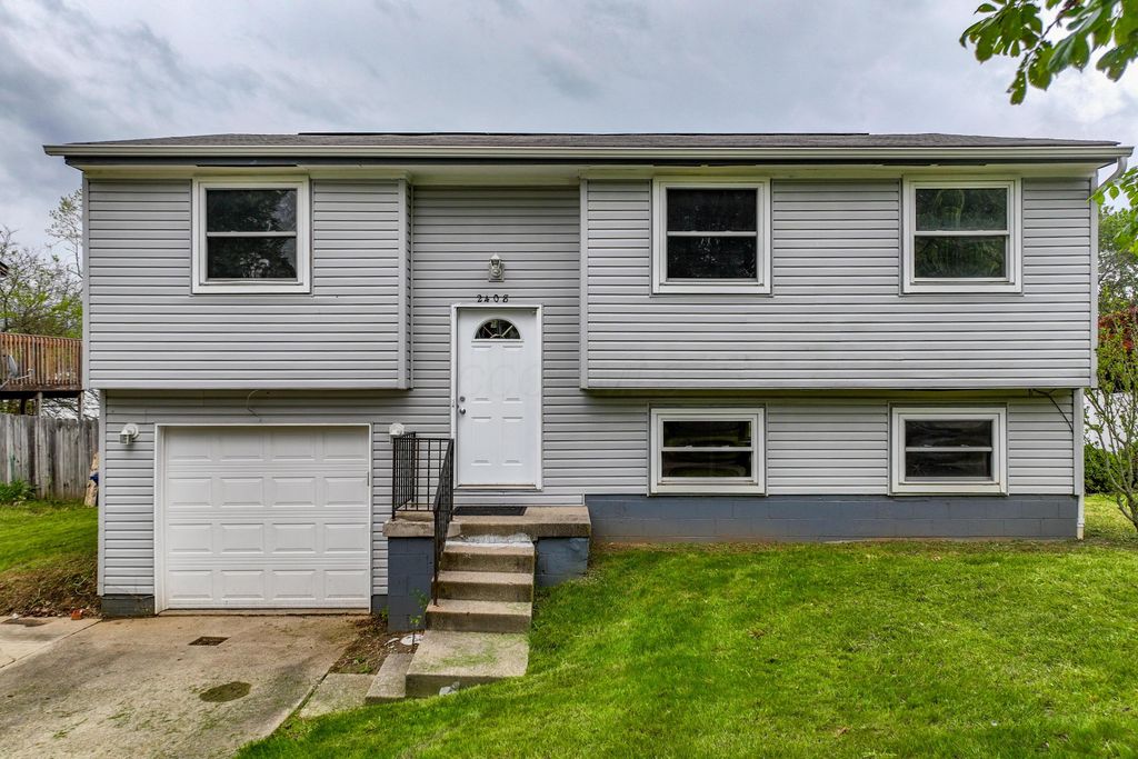 2408 Warfield Drive, Grove City, OH 43123