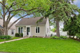 426 14th Avenue N, Hopkins, MN 55343