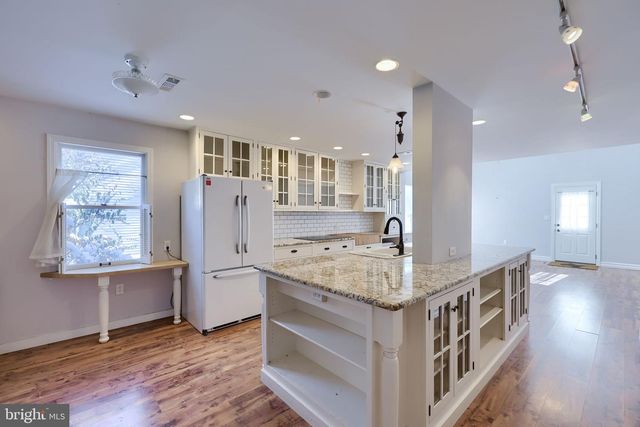 110 PEPPERTON CT, Lititz, PA 17543