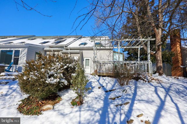 110 PEPPERTON CT, Lititz, PA 17543