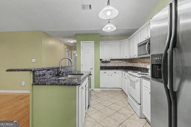 35 Courtyard Lane, Newnan, GA 30265