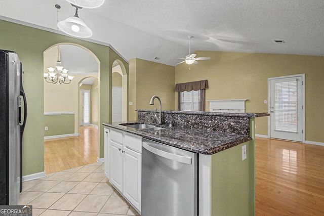 35 Courtyard Lane, Newnan, GA 30265