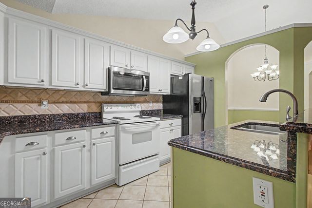 35 Courtyard Lane, Newnan, GA 30265
