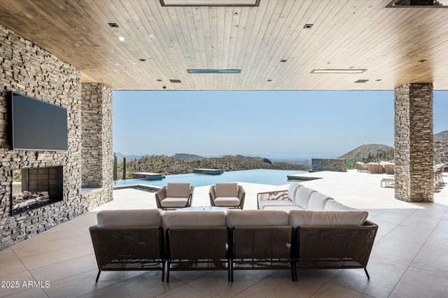 9643 E CINTAROSA Pass, Scottsdale, AZ 85262