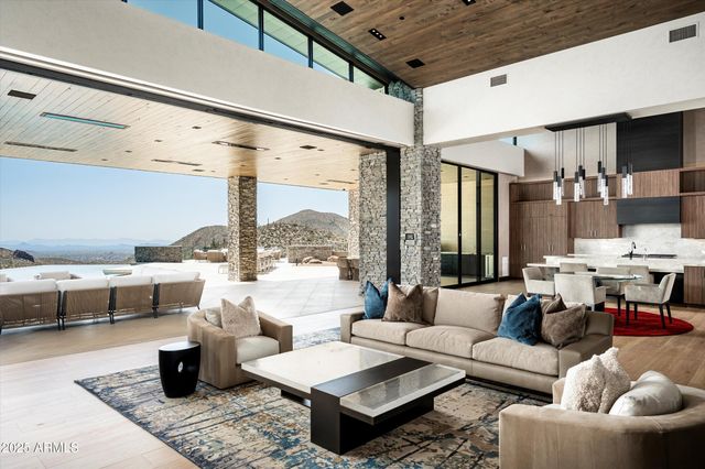 9643 E CINTAROSA Pass, Scottsdale, AZ 85262