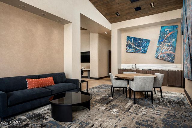 9643 E CINTAROSA Pass, Scottsdale, AZ 85262