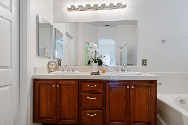 1413 Villette Ct, Modesto, CA 95356