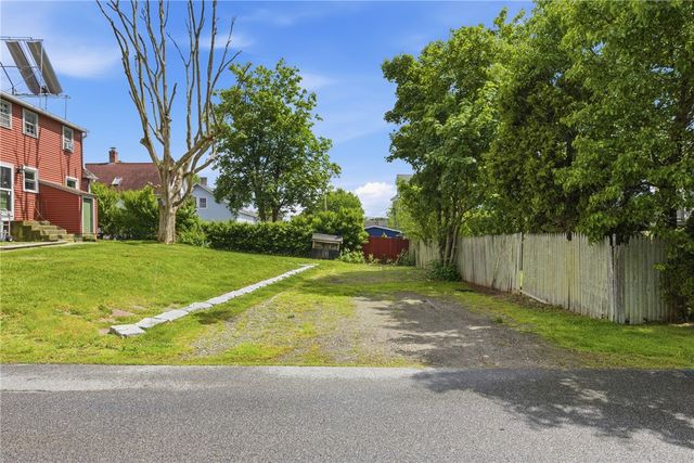 129 Dewolf Avenue, Bristol, RI 02809