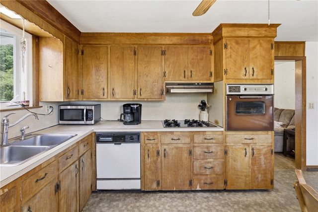 129 Dewolf Avenue, Bristol, RI 02809