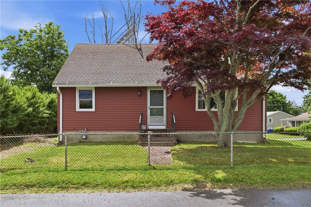 129 Dewolf Avenue, Bristol, RI 02809