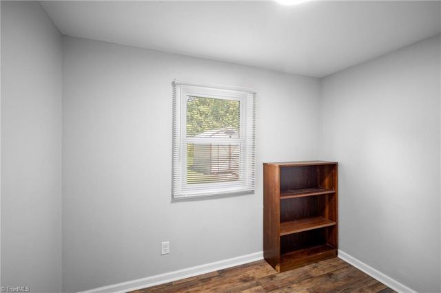1015 Elsies Place Road, Walnut Cove, NC 27052