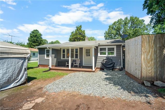 1015 Elsies Place Road, Walnut Cove, NC 27052