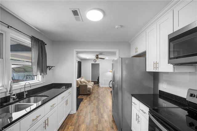 1015 Elsies Place Road, Walnut Cove, NC 27052