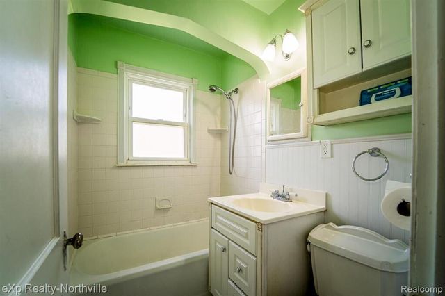 17405 Anne Avenue, Allen Park City, MI 48101