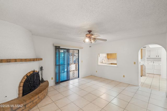 7601 E Rio Verde Drive, Tucson, AZ 85715