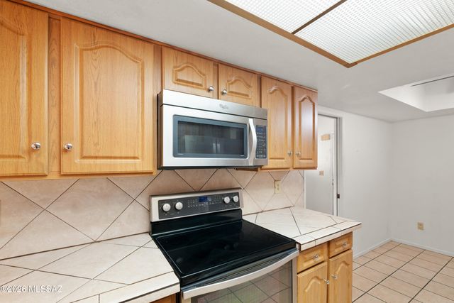 7601 E Rio Verde Drive, Tucson, AZ 85715