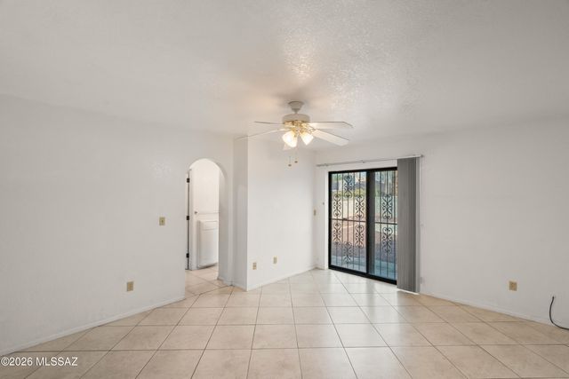 7601 E Rio Verde Drive, Tucson, AZ 85715