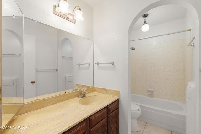 7601 E Rio Verde Drive, Tucson, AZ 85715