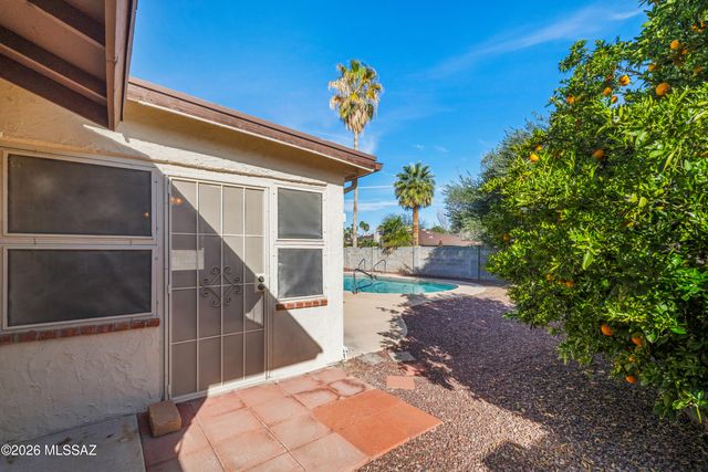 7601 E Rio Verde Drive, Tucson, AZ 85715