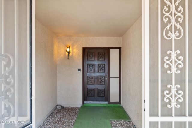 7601 E Rio Verde Drive, Tucson, AZ 85715