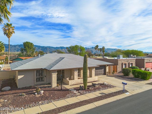 7601 E Rio Verde Drive, Tucson, AZ 85715