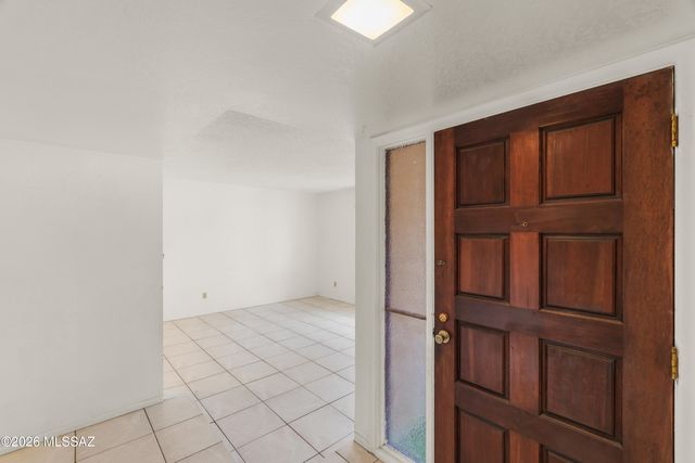 7601 E Rio Verde Drive, Tucson, AZ 85715