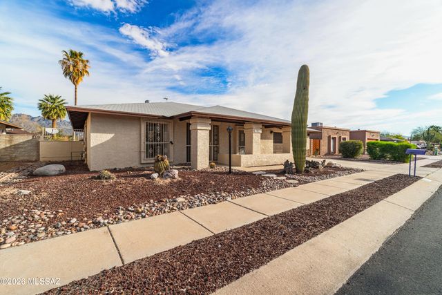 7601 E Rio Verde Drive, Tucson, AZ 85715