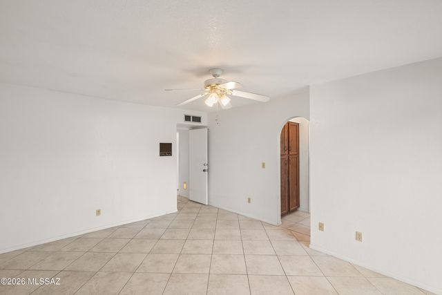 7601 E Rio Verde Drive, Tucson, AZ 85715