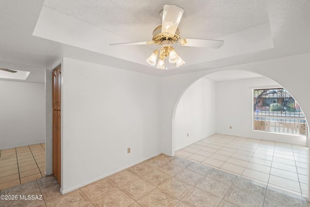 7601 E Rio Verde Drive, Tucson, AZ 85715