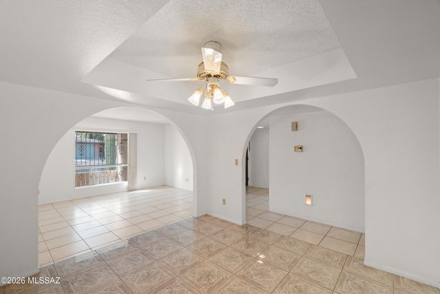 7601 E Rio Verde Drive, Tucson, AZ 85715