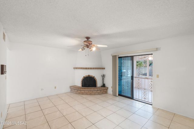 7601 E Rio Verde Drive, Tucson, AZ 85715