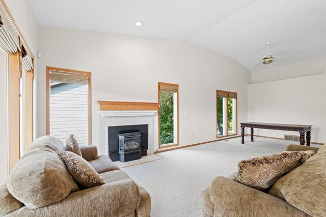 2106 E TURNBERRY Ln, Spokane, WA 99223