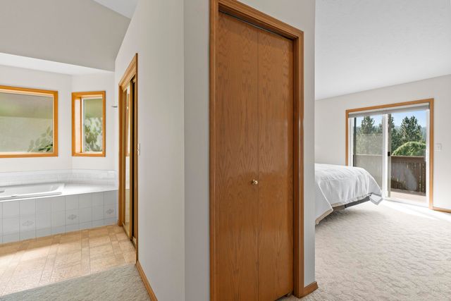 2106 E TURNBERRY Ln, Spokane, WA 99223