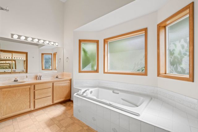 2106 E TURNBERRY Ln, Spokane, WA 99223