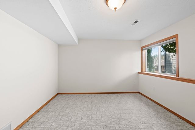 2106 E TURNBERRY Ln, Spokane, WA 99223