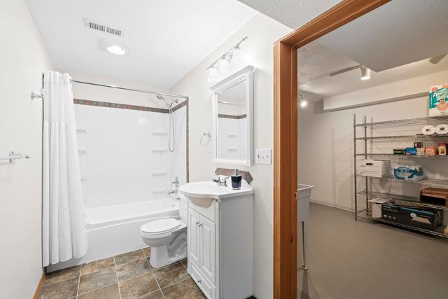 2106 E TURNBERRY Ln, Spokane, WA 99223