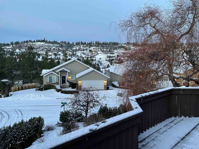 2106 E TURNBERRY Ln, Spokane, WA 99223