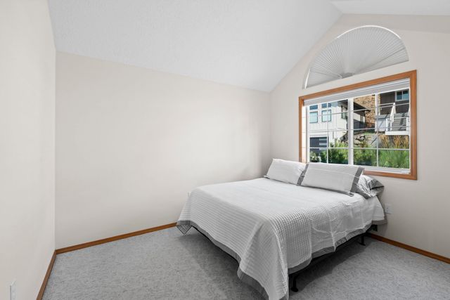 2106 E TURNBERRY Ln, Spokane, WA 99223