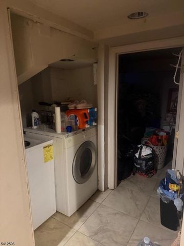 125 Washington St, East Orange City, NJ 07017