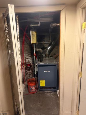 125 Washington St, East Orange City, NJ 07017