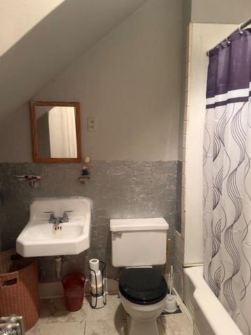 125 Washington St, East Orange City, NJ 07017