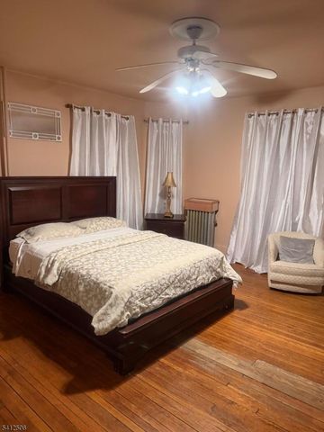 125 Washington St, East Orange City, NJ 07017