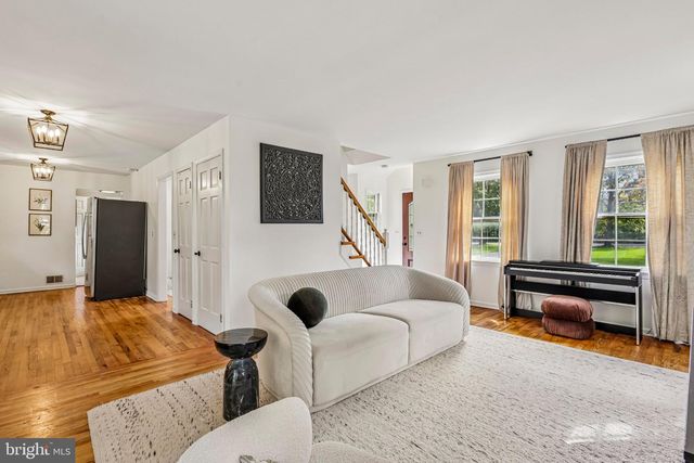 163 N MAIN ST, Cranbury, NJ 08512
