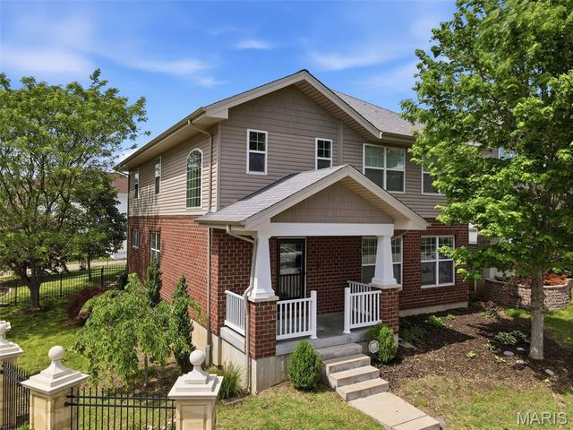 7221 Field Avenue, St Louis, MO 63116