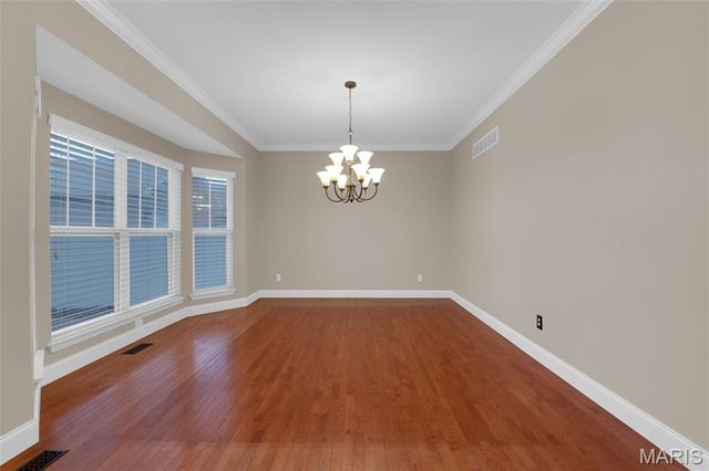 7221 Field Avenue, St Louis, MO 63116