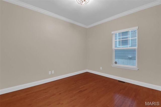 7221 Field Avenue, St Louis, MO 63116