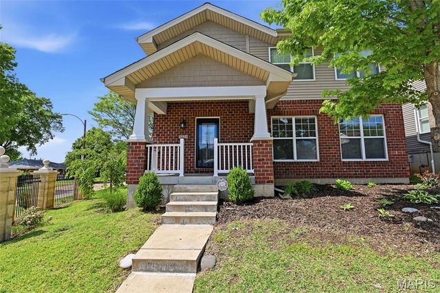 7221 Field Avenue, St Louis, MO 63116