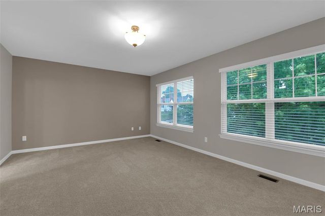 7221 Field Avenue, St Louis, MO 63116