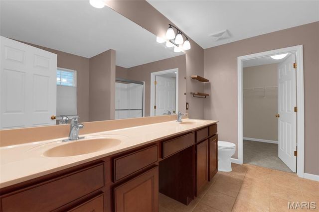 7221 Field Avenue, St Louis, MO 63116