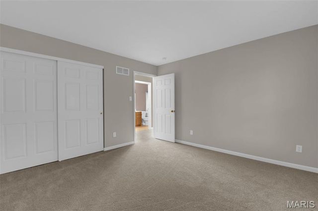 7221 Field Avenue, St Louis, MO 63116